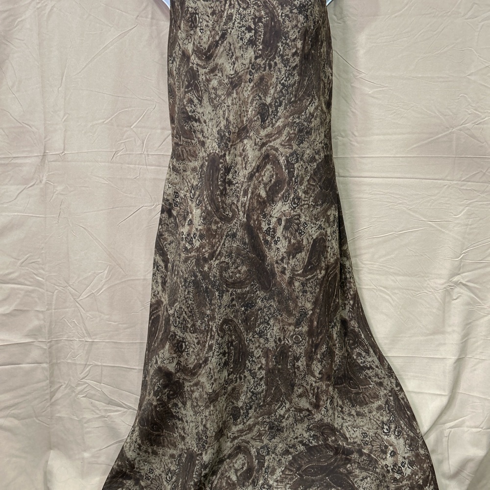 Studio I Brown and Cream Paisley Maxi Dress sleeveless with lining, pre owned